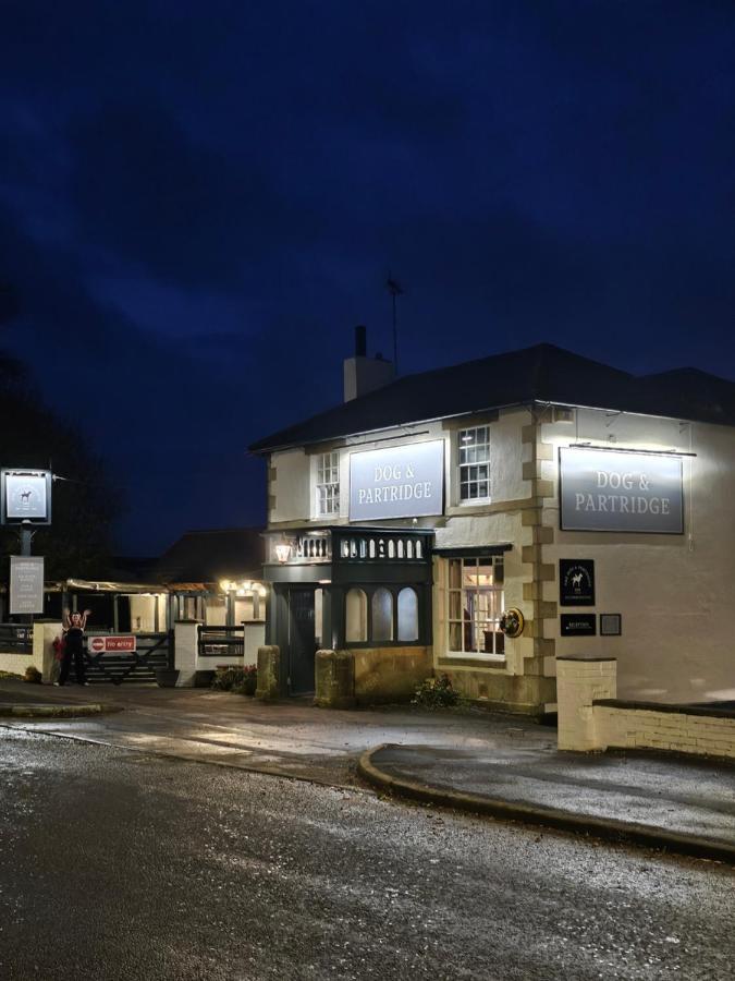 Dog And Partridge Inn Calne Exteriér fotografie
